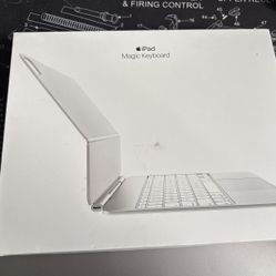 Apple Magic Keyboard 13”