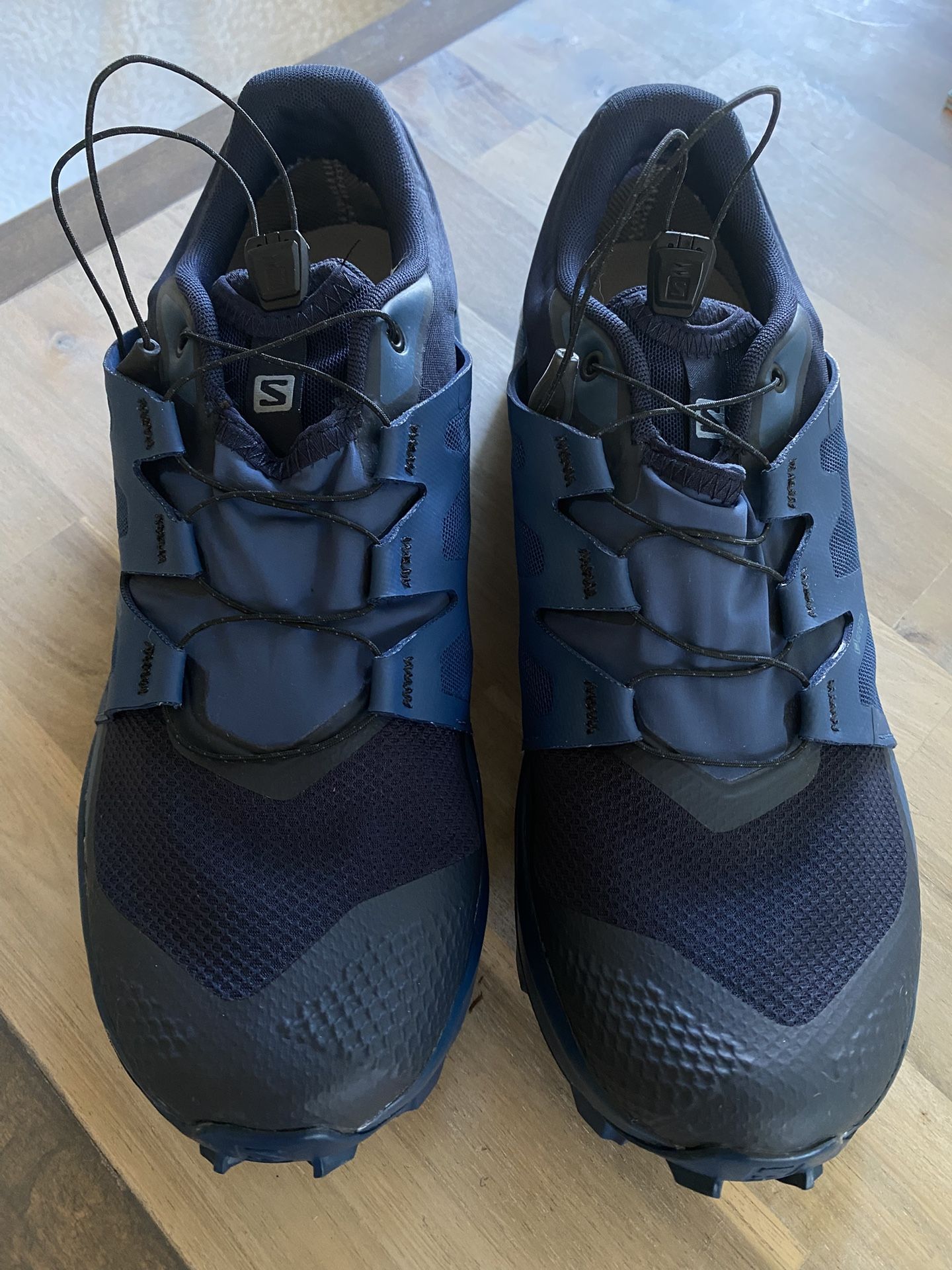New Salomon Men’s Goretex Trail Running Shoes Size 9.5 Color Blue