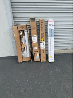 $5 Each / Brand new Retractable safety gate / multiple sizes