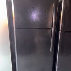 Black Frigidaire Refrigerator And Freezer