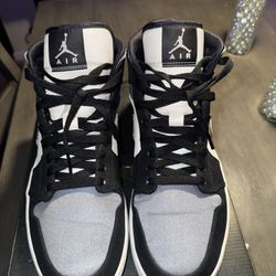 Jordan 1 Mid Satin Grey Toe