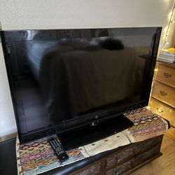 40” TV + Roku 