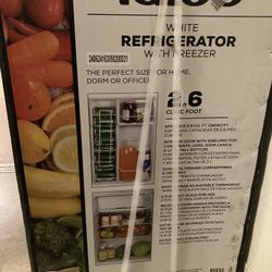 Refrigerator 
