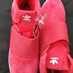 Adidas sneakers w/hat NEW