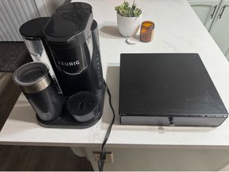 Keurig with frother and kpod storage