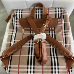 Stylish Plaid Backpack – New - Never Used🎒