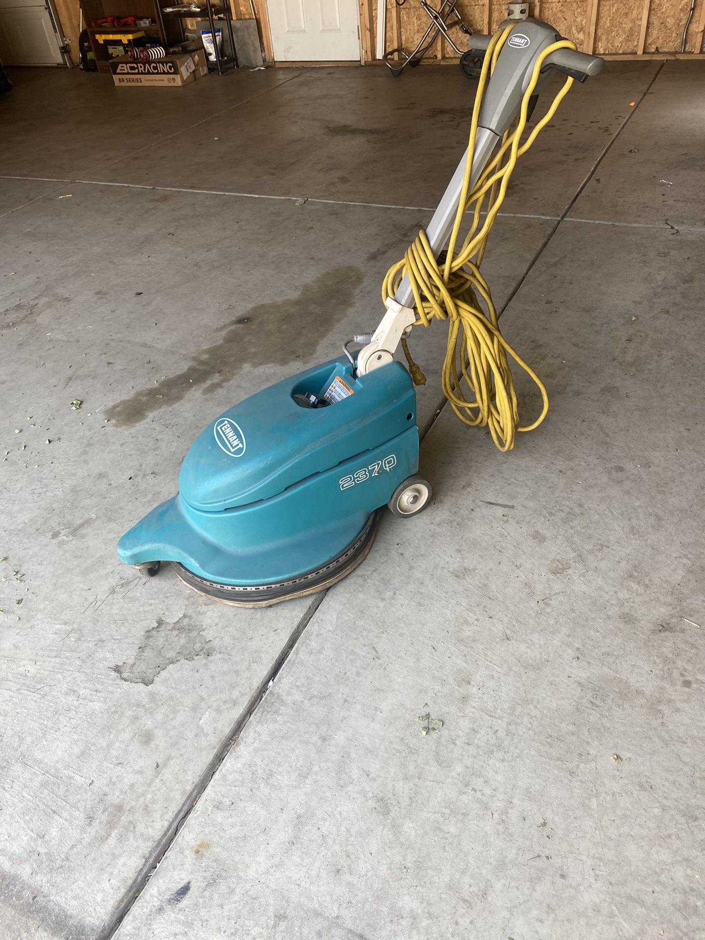 Floor scrubber