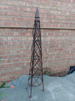 37" H X 7" W Vintage Wrought Iron Rustic Topiary Trellis Garden Decor