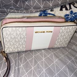 Michael kors Wristlet 