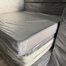 NEW BEAUTY BRAND MATTRESS QUEEN SIZE 
