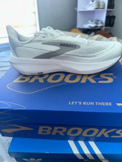 Brooks sneakers