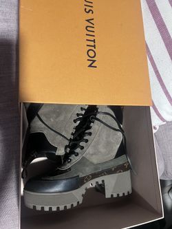 Louis Vuitton Boots - Authentic 