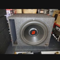 Brand New 15inch Cerwin Vega Stroker Sub & Cerwin Vega 3000.1 Amp  & 4ga Amp Kit  $650firm Pickup Only Serious Buyers Please Yes It Is Avaliable 