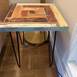 🪵 Rustic Wood Side Table