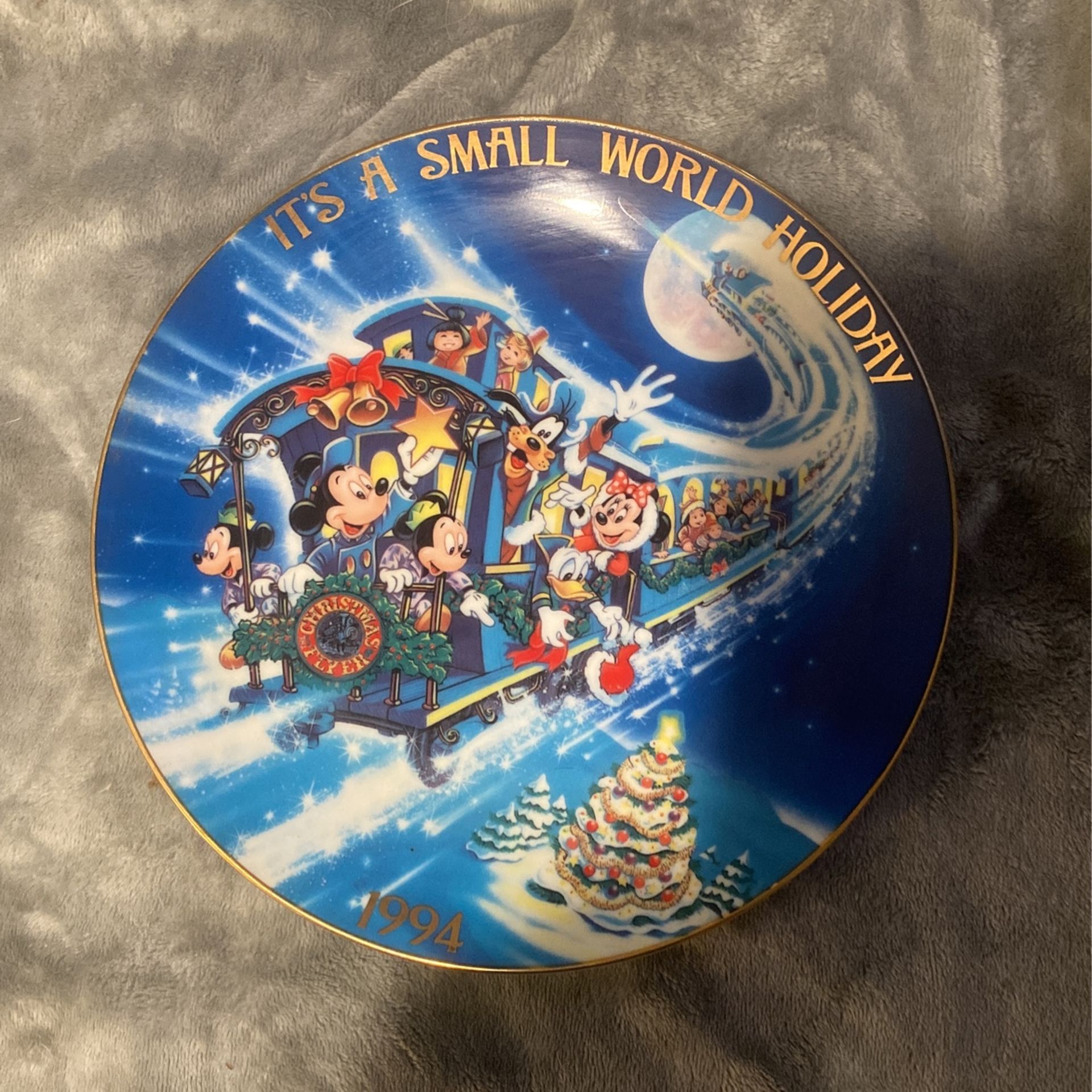 Vintage 1994 It's A Small World Holiday Walt Disney Plate. Made In Japan