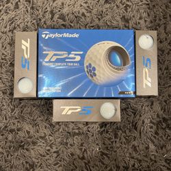 Brand New Taylormade Tp5 golf balls