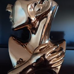 Beautiful Nude Female Upper Body Resin, Plaster Flower Vase ( Ranging From Omm. to https://offerup.com/redirect/?o=NzUubW0=)