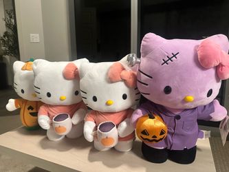 Hello Kitty Greeters/Plushies