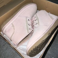 pink uggs 