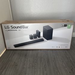 LG SP7R 7.1 Channel High Res Audio Sound Bar with Rear Speaker Kit