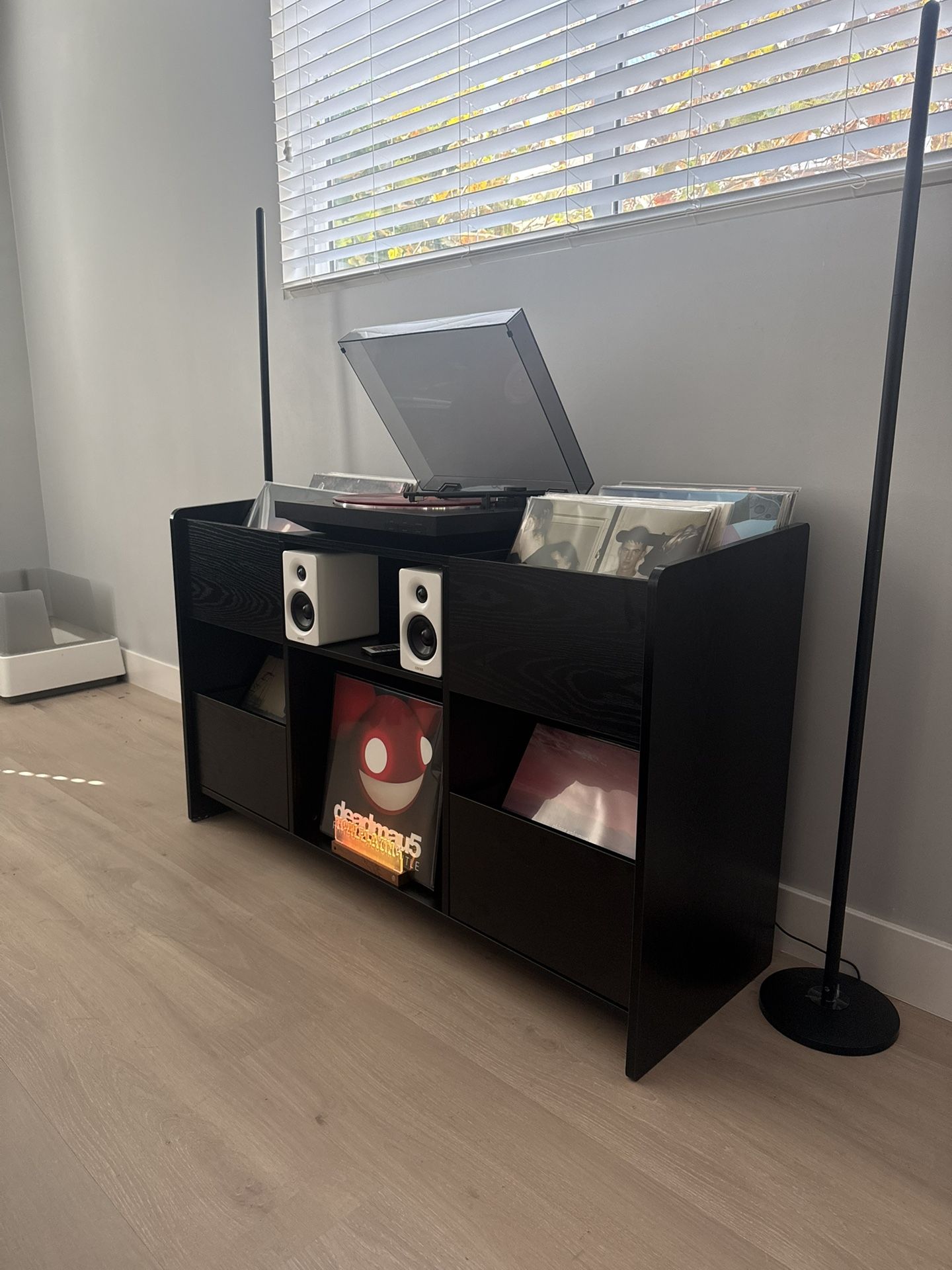  Record Player Stand with Vinyl Storage + LED Lighting – Like New!