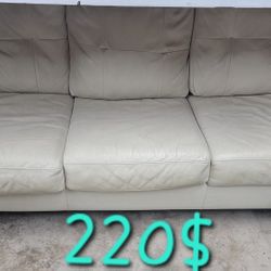 75$$..220$ Couches