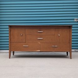 Vintage Mid Century Modern Walnut 'Profile' Dresser by Drexel, c1960s 