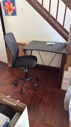 Kids gaming desk and chair