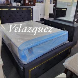✅️4 pc black velvet and gold metal accents finish modern style queen bedroom set(Mattress not included)