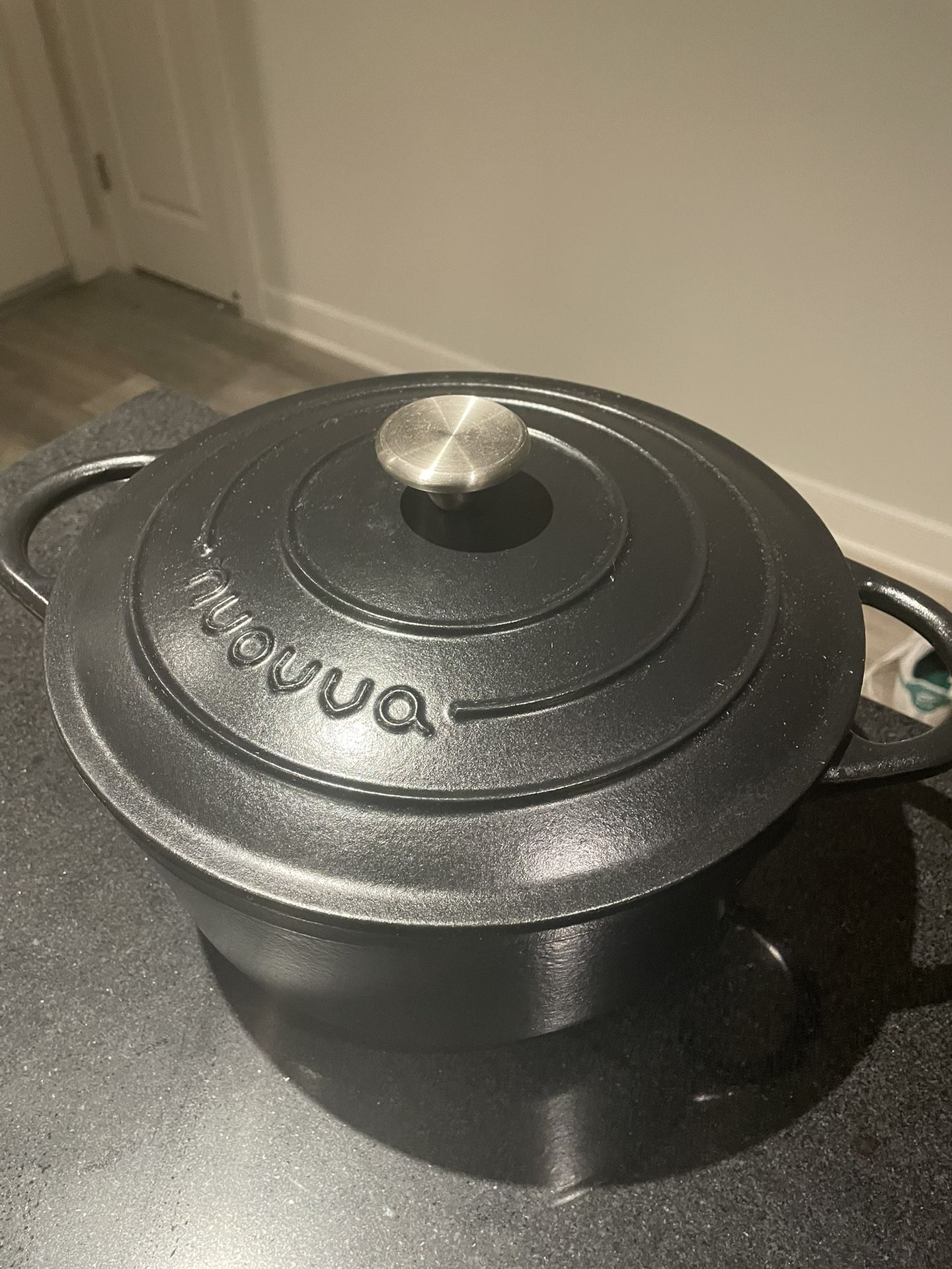Cast Iron Dutch Oven