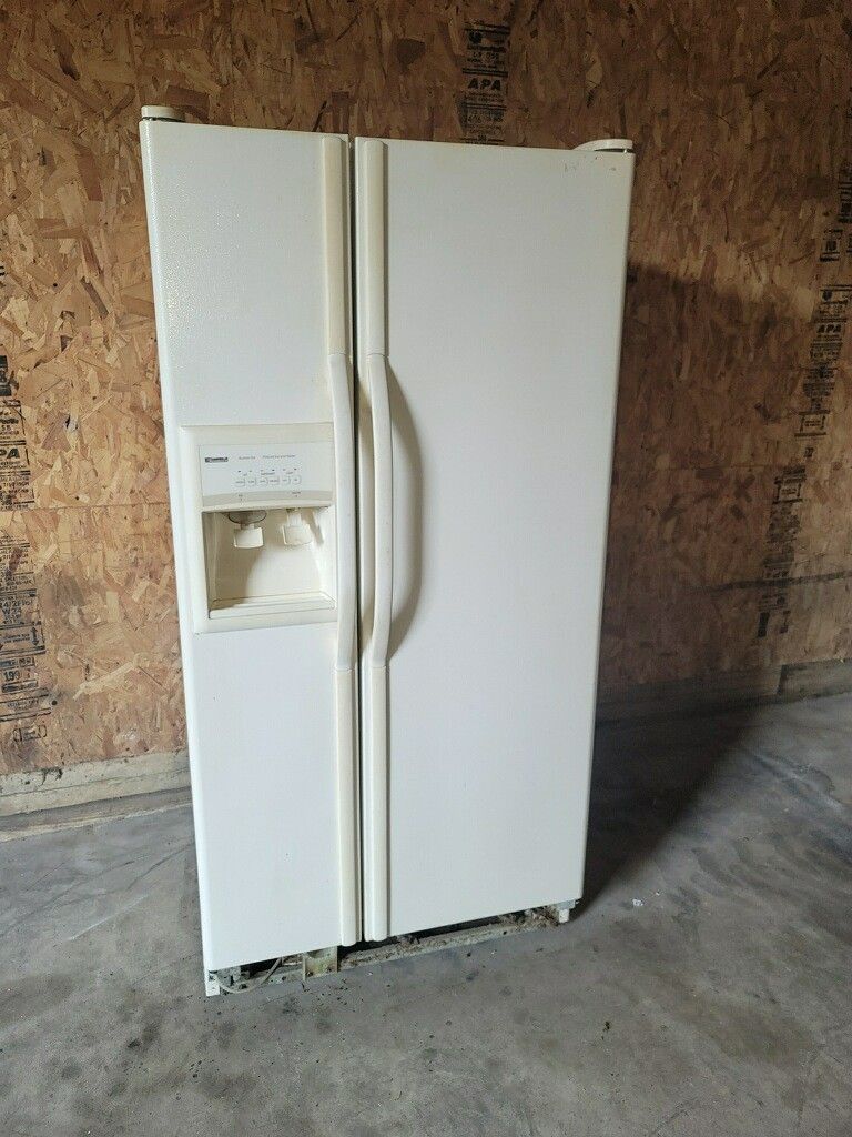 REFRIGERATOR