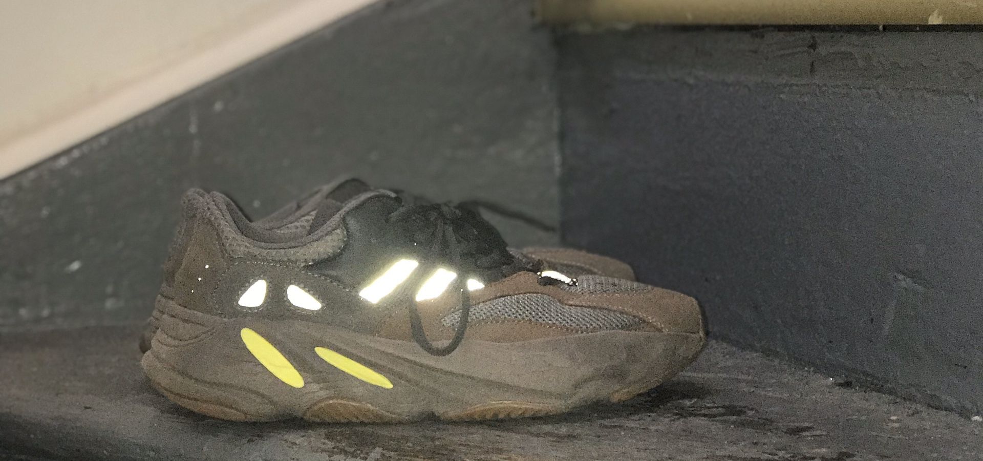 Adidas yeezy boost 700 ✅