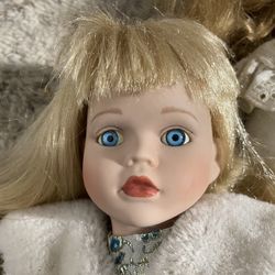 Vintage Heritage Mint Collection Porcelain Doll 15"