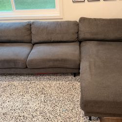 Living Spaces Love Seat And Chaise Sofa 