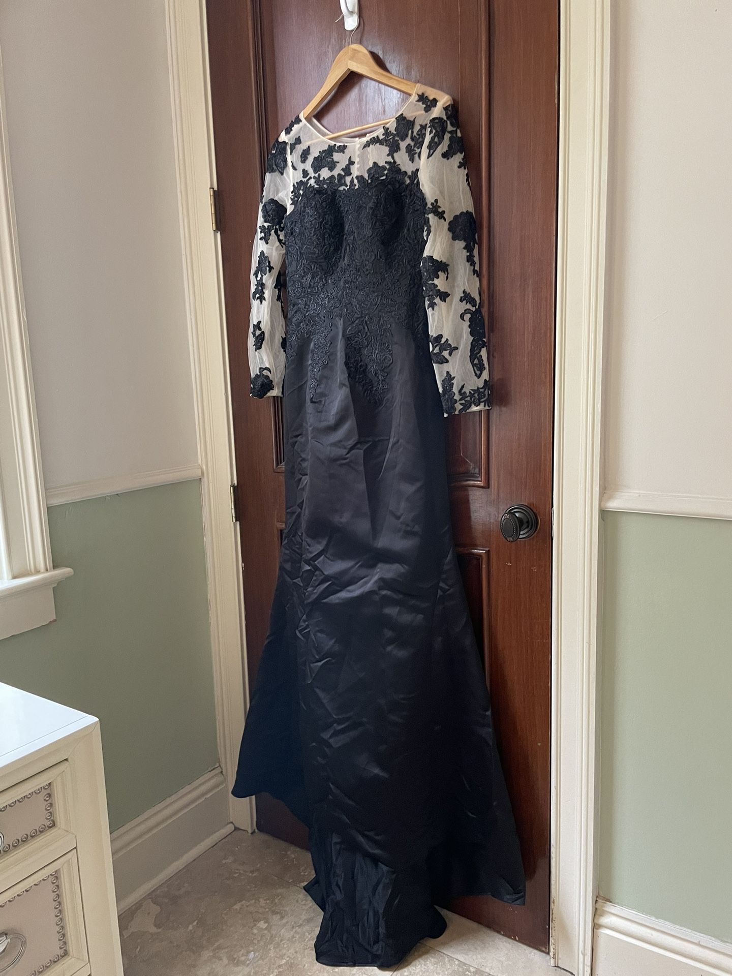 Lace Sleeve Mermaid Dress