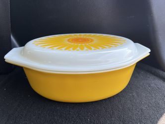 Vintage Pyrex 045 Daisy Sunflower Yellow 2 1/2 Qt