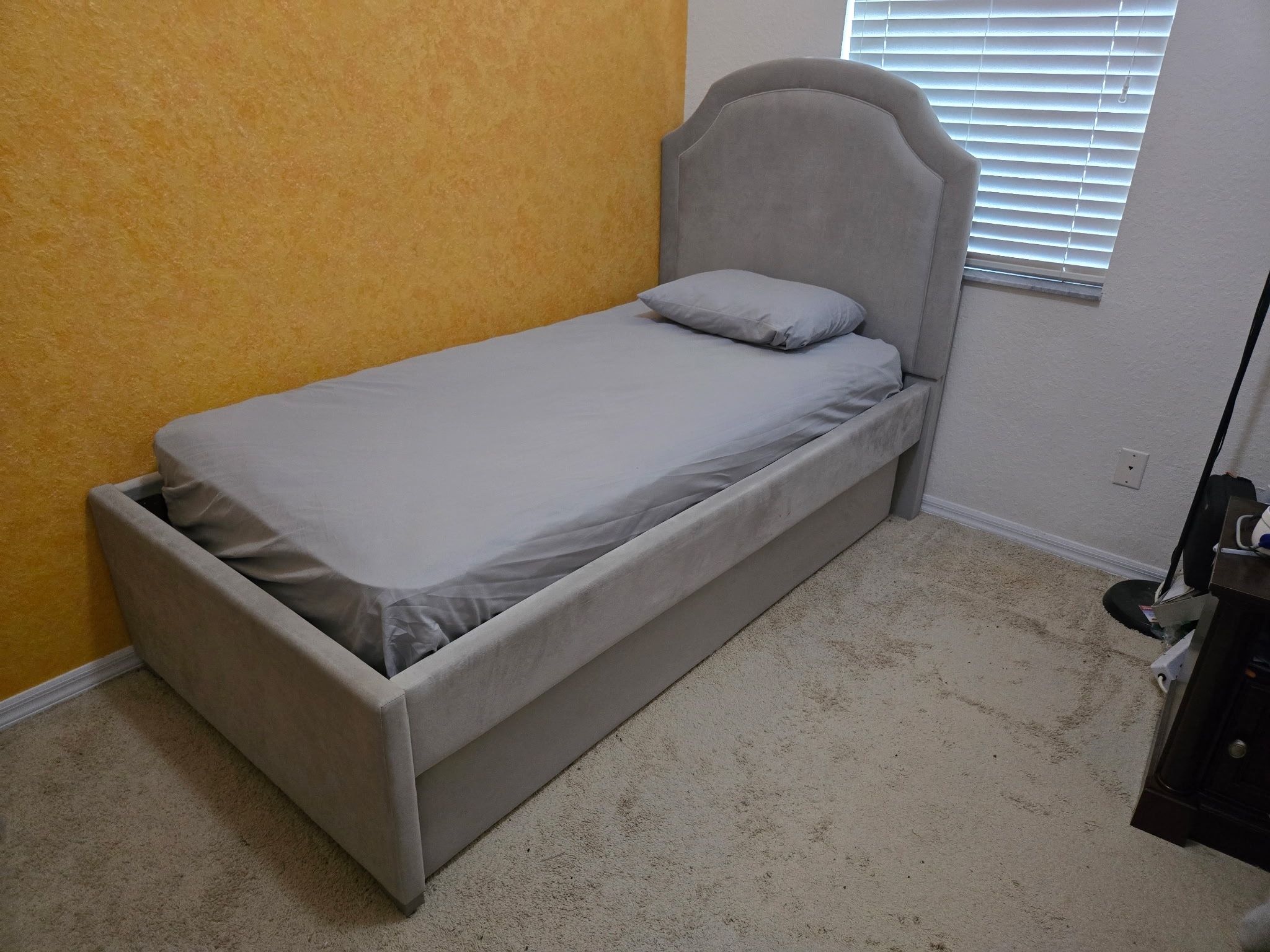 Twin Size Bed With Mattress
