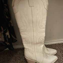 Women’s Size 6.5 Boots 