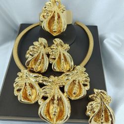African 18 kt Fashion Jewelries