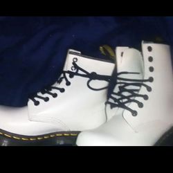 $35 New Original D R MARTENS