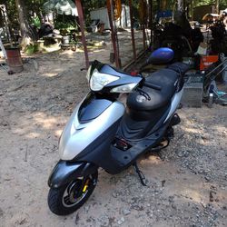 Bintelli Moped 50cc
