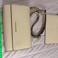 Michael Kors beige purse