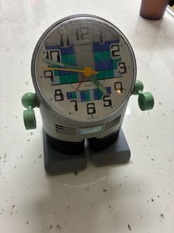 CASIO Quartz Robot Clock Japan AC-100 Rare Silver Clock Works -
