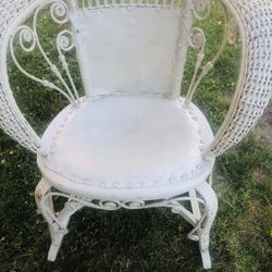 Antique  Victorian  Rocker Seat  Is 20 inch Wide  And Arms 27 inches Wide  22 inches  Tall  Floor To Seat 