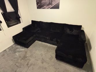 Sectional set