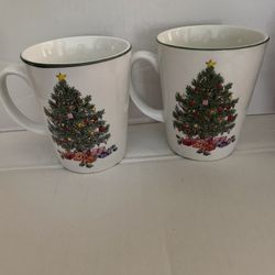 Gibson 2 Christmas Coffe/Tea Mugs New