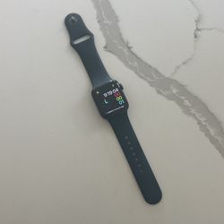 SE 40mm Apple Watch 