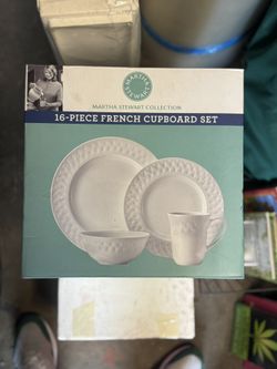 Martha Stewart 16-Piece French Cupboard Dinnerware Set (Porcelain)