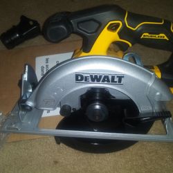 Dewalt Circular Saw 6 1\2. 20v Brushless(tool Only)