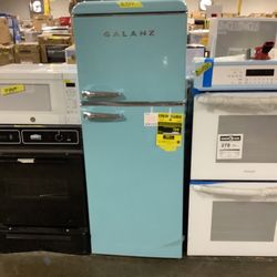 Galanz 7.6 cu. ft. Retro Mini Fridge Dual Door with Freezer in Bebop Blue, ENERGY STAR